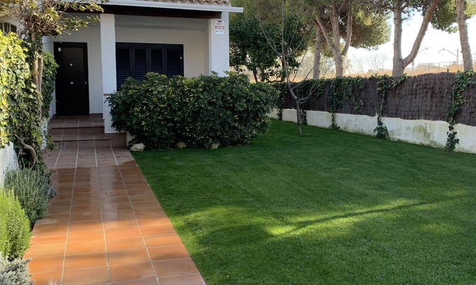 Cubelles House | 'Stylish Beach House 600 m from the Sea' with Garden & Wi-Fi