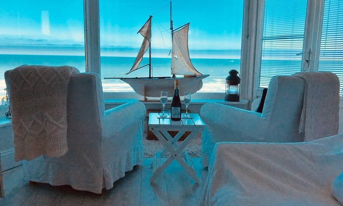 Sandsend Apartment | Stylish Beach House Apartment with Fabulous Sea Views