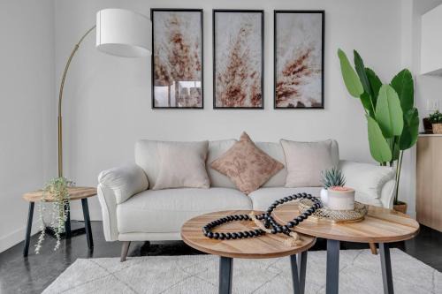 Connaught Apartment | Stylish Beltline 1BR w/Parking