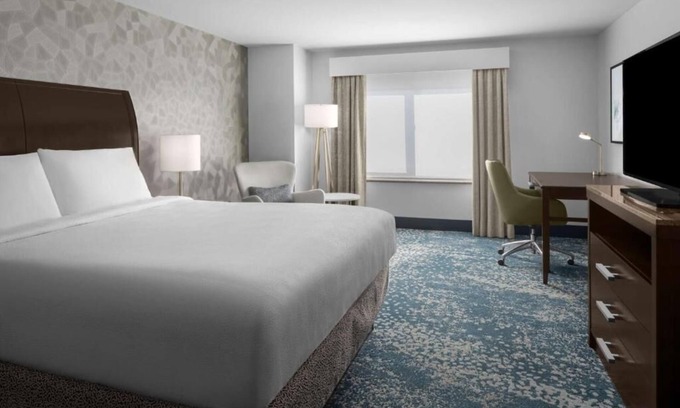 Bethesda Hotel | Stylish Bethesda Room Pet Friendly With Access To NIH And DC