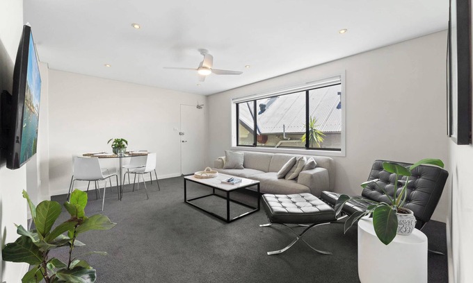 Randwick Apartment | Stylish Boutique Apartment by the Beach