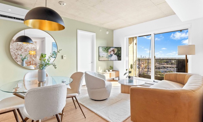 Pointe-Saint-Charles Apartment | Stylish brand new 2 bed, 2 bath Apartment in Griffintown.n31 night minimum.