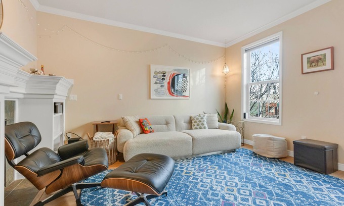 Broadway House | Stylish Capitol Hill Townhome with Free Parking!