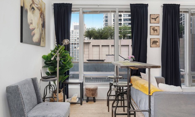 Downtown Vancouver Apartment | Stylish central apartment downtown Vancouver
