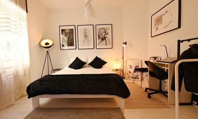 Anneessens Apartment | Stylish Central Duplex: Heart of Brussels