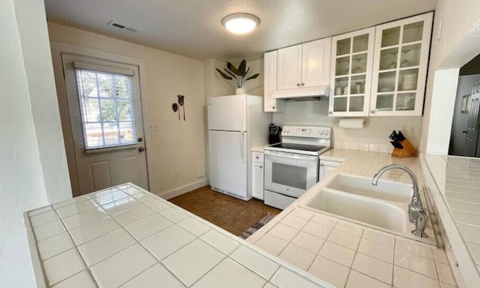 Central Tacoma House | Stylish Central Tacoma Pad