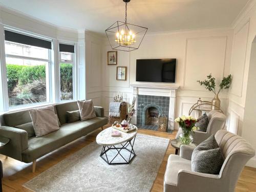 Perth Apartment | Stylish & Chic Central Apartment with Hot Tub