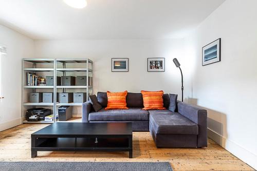 Chiswick Apartment | Stylish Chiswick Apartment with a Private Terrace