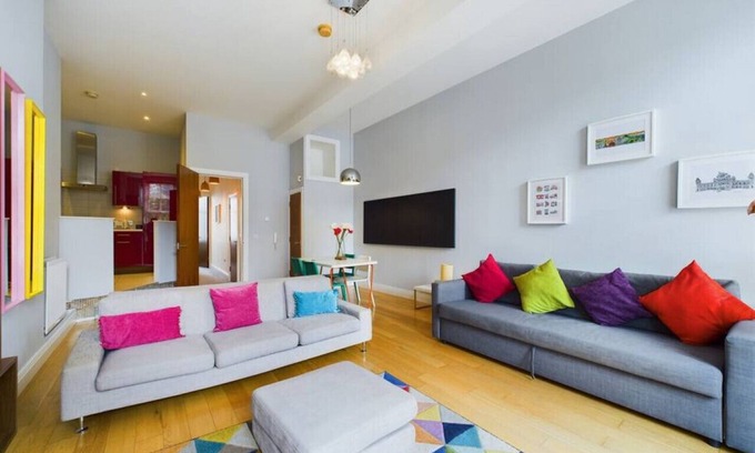 Cathedral Quarter Apartment | Stylish City-Centre Apartment in the Heart of Belfast’s Cathedral Quarter