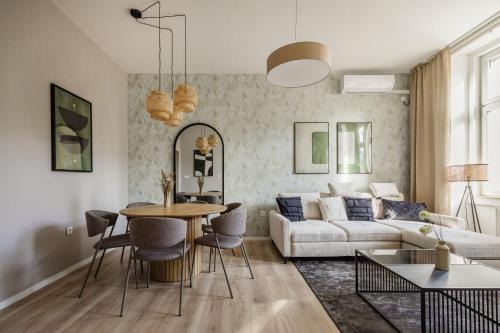 Corvin negyed Apartment | Stylish City Escape