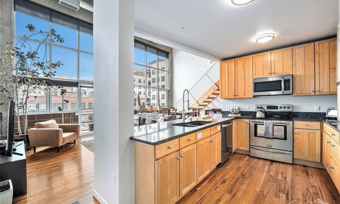 Capitol Hill Apartment | Stylish City Loft | Walk to Dining & Shops