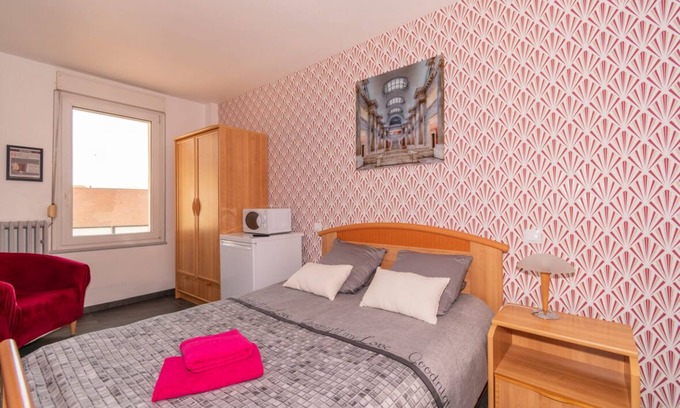 Puttelange-aux-Lacs Apartment | Stylish Classic Room