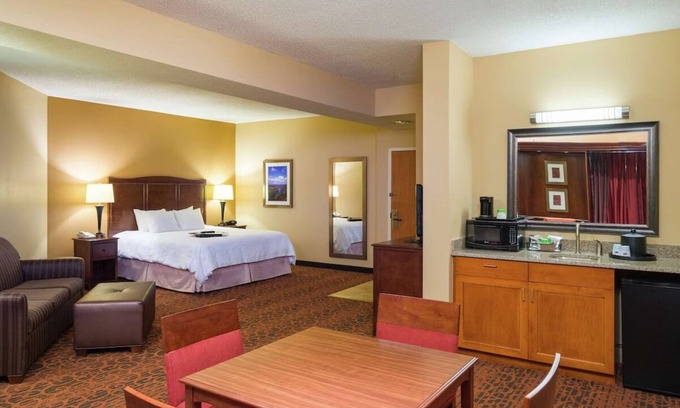 Selinsgrove Hotel | Stylish Comfort Close to Selinsgrove Shopping & Sights- Free Parking