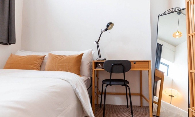 North Finchley Apartment | Stylish comfort in London
