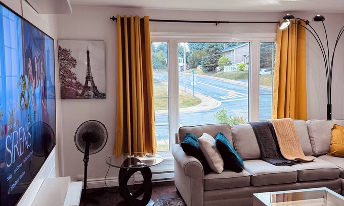 Mount Pearl House | Stylish Comfort Prime Stay in St. John’s 12 minutes to down town.