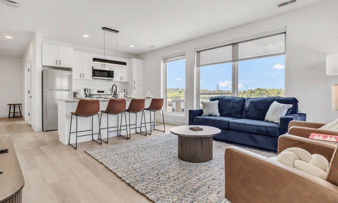 University Circle Apartment | Stylish & Comfortable 2BR | Cleveland Clinic