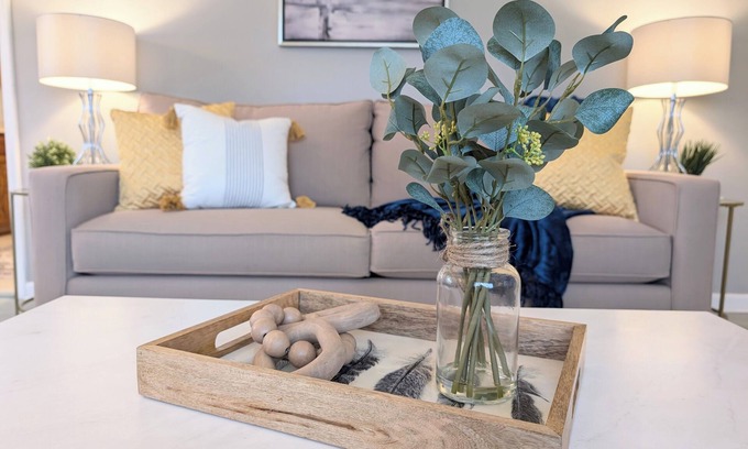 Plymouth House | Stylish, comfy 3 bed retreat steps from DTP