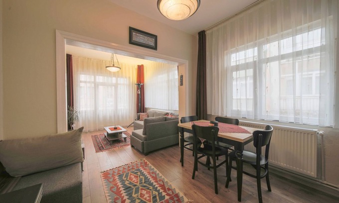 Bakırkoy Apartment | Stylish & Comfy in the City Center