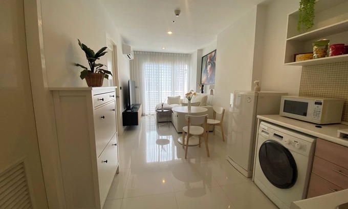 Makkasan Apartment | Stylish Condo w/Kingsize-Bett, Office-Setup & Pool @ MRT Rama9