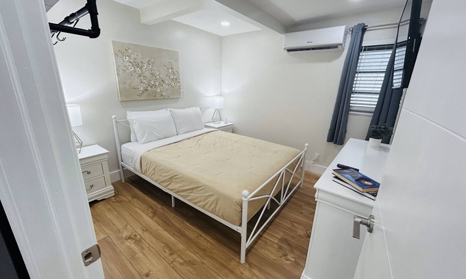 Lake Ridge Apartment | Stylish & Convenient 2 BR Apt