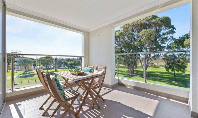 Rockingham Apartment | Stylish Corporate Stay with Wi-Fi & Parking