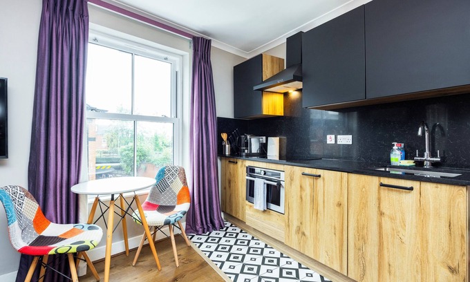 Balham Apartment | Stylish & Cosy Studio in Balham, London SW12 - 2 Minutes From The Station!