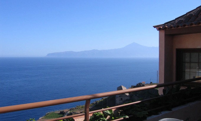 Agulo Apartment | Stylish country house with breathtaking sea views