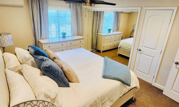 Thousand Oaks Apartment | Stylish & Cozy 1BR Retreat Perfect for Work & Travel Prime Location!