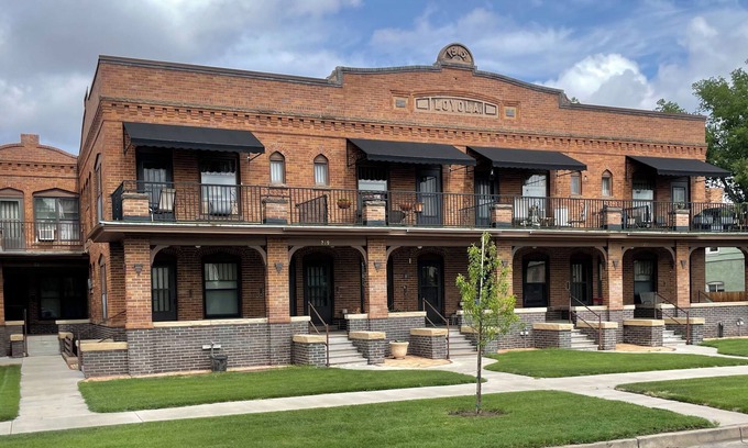 Pueblo Apartment | Stylish cozy apartment in historic building, great location center of town