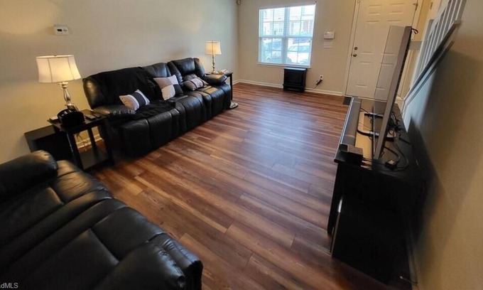 Greensboro House | Stylish, Cozy Corporate Townhome with Pool!