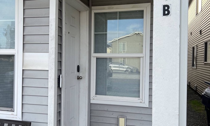South Tacoma Apartment | Stylish cozy house that sits near Manitou Park.