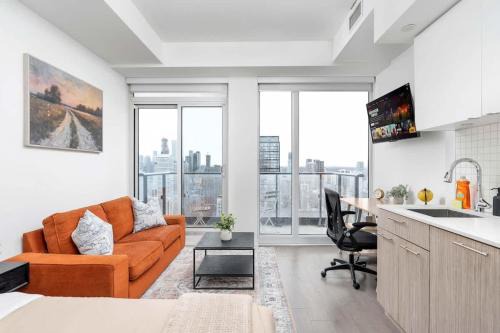 Garden District Apartment | Stylish Cozy Studio Condo Downtown