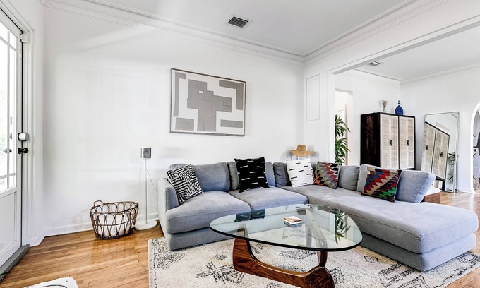 Buena Vista House | Stylish Design District house, 2 bed/1 bath, parking, yard, fully updated
