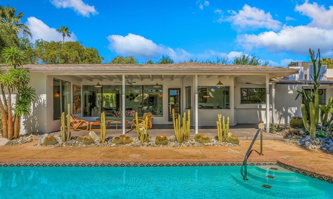 Old Las Palmas House | Stylish Dog-Friendly Gem W/Guest House, Private Pool & Amazing Mountain Views