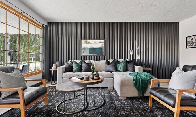 Drumheller House | Stylish Drumheller Retreat: Steps from the Red Deer River!