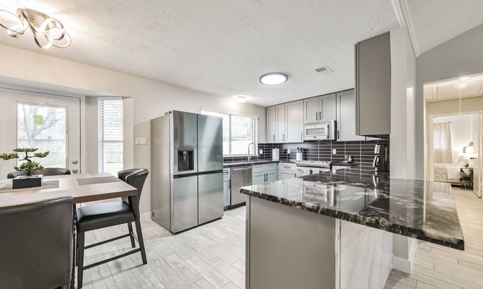Memorial Parkway House | Stylish entire home in Katy