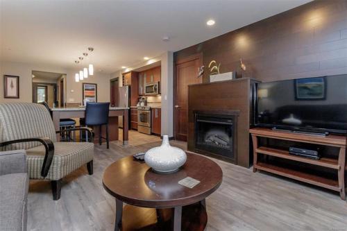 Regional District of Nanaimo Apartment | Stylish Family Condo at Beachfront Resort