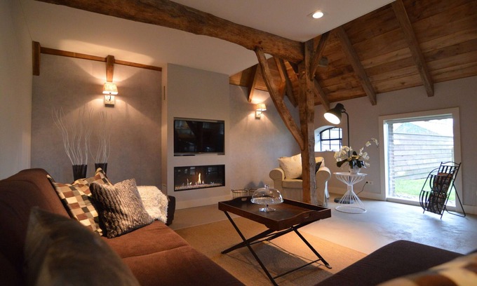 Nieuwleusen Other | Stylish Farmhouse with Private Garden and Sauna