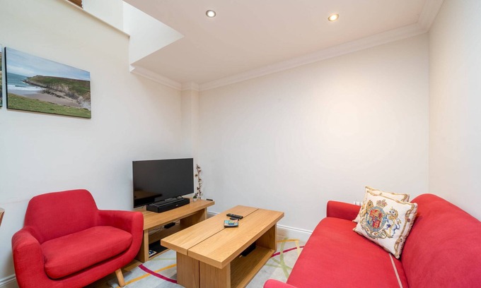 Castle Baynard Apartment | Stylish flat close to St Paul’s Cathedral