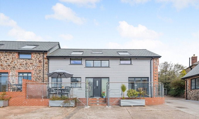 Thelbridge Cottage | Stylish four-star cottages on a working Devon farm, sleeping up to 14 guests.