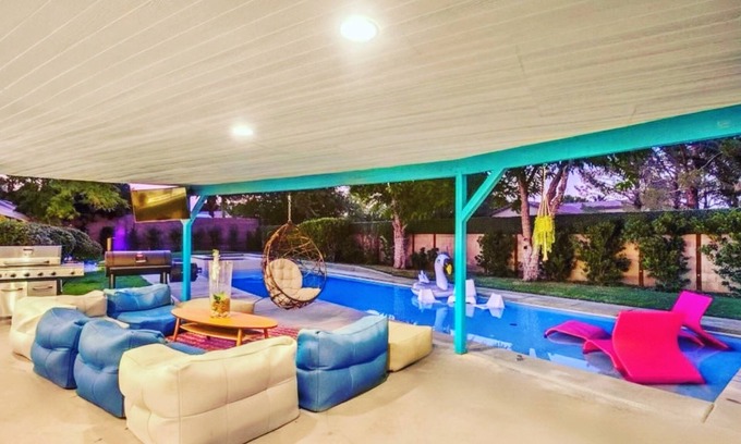 Spring Valley House | Stylish Fun Modern Near the strip