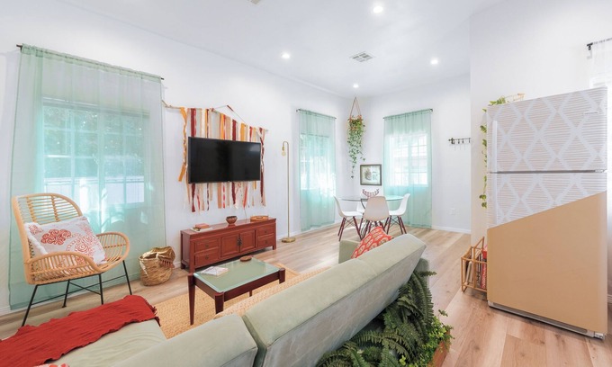 Atwater Village House | Stylish, gated, 3B/3B Bungalow - next to Silverlake/Echo Park - private parking