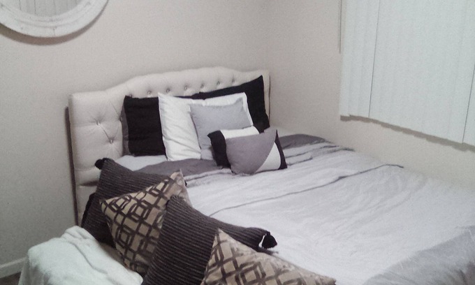 Tower District Apartment | Stylish Getaway - Located in the Historic TOWER DISTRICT