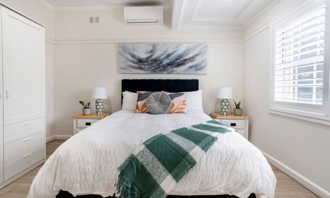 Wollongong CBD House | Stylish Heritage Home 10mins walk to Hospital