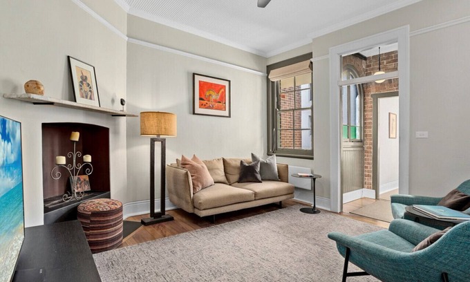 The Rocks House | Stylish heritage home The Rocks
