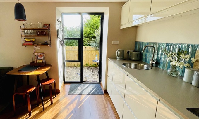 Bath Apartment | Stylish Hideaway Apartment in Bath