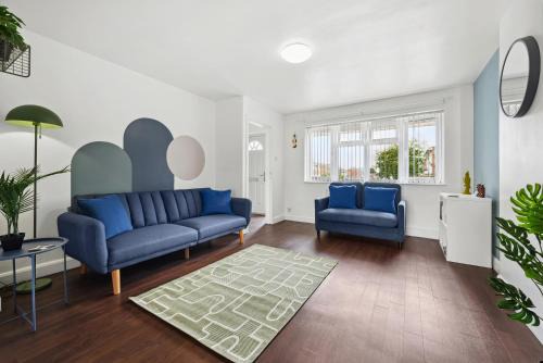 Royal Leamington Spa House | Stylish Home From Home 3 bed house, sleeps 6, private parking, WiFi Leamington Spa
