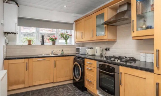 Thatto Heath House | Stylish Home Retreat on outskirts of Liverpool