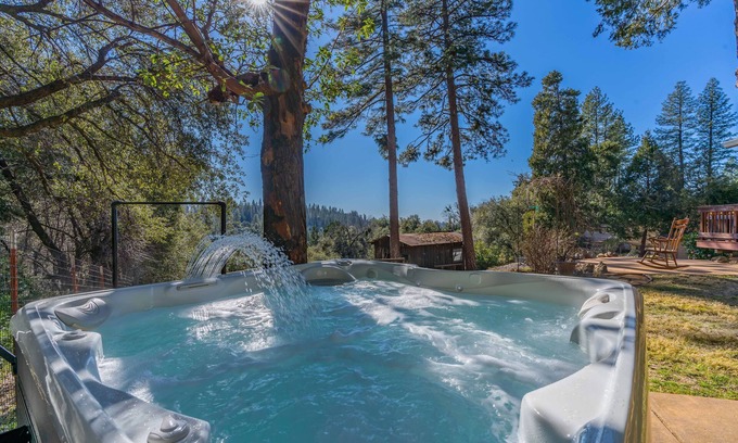 Glencoe House | Stylish Home, Stunning Views and Private Hot Tub!