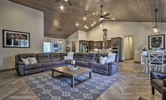 Torreon House | Stylish Home w/Expansive Deck in Show Low!